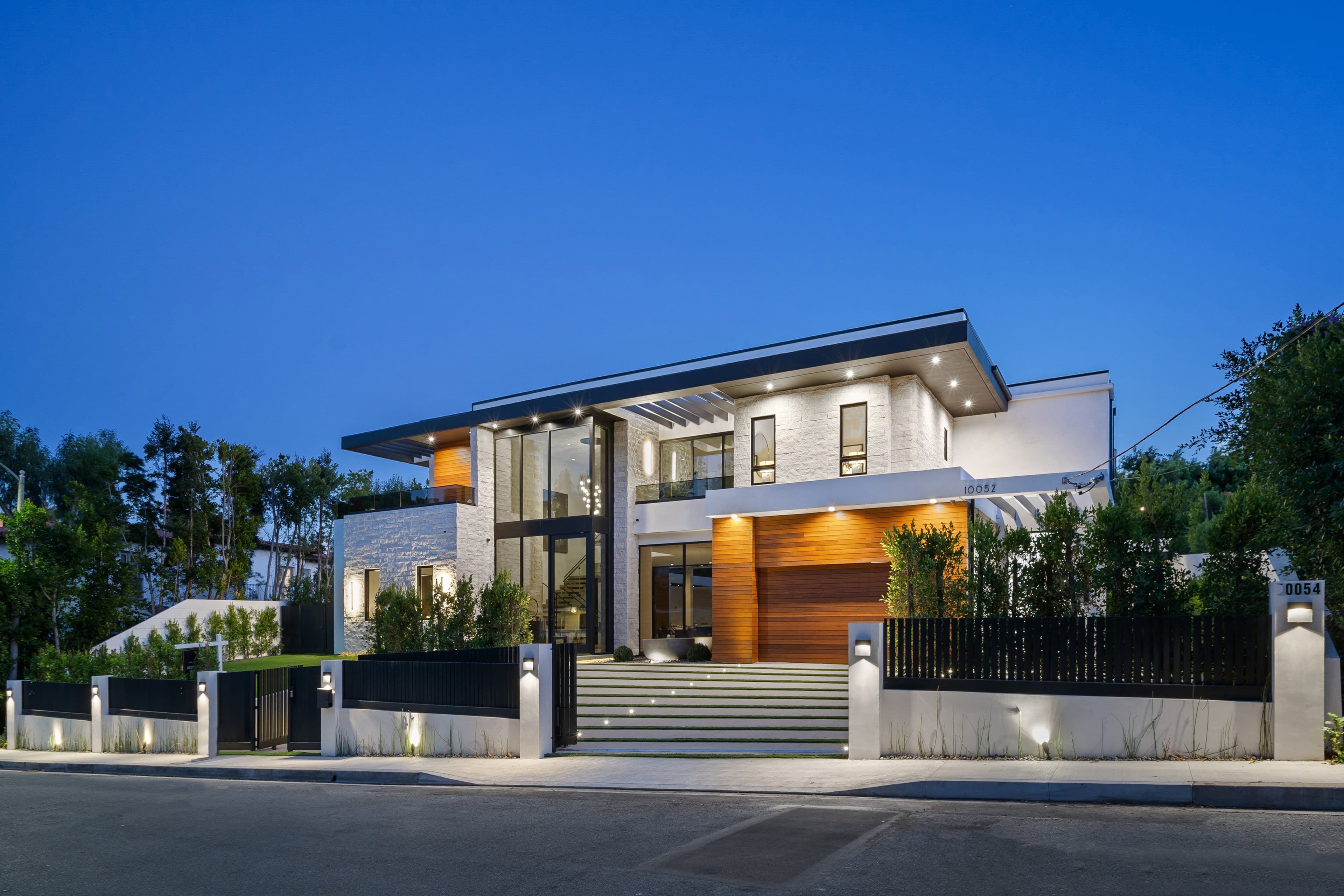 Modern House Exterior with Clean Lines at Night